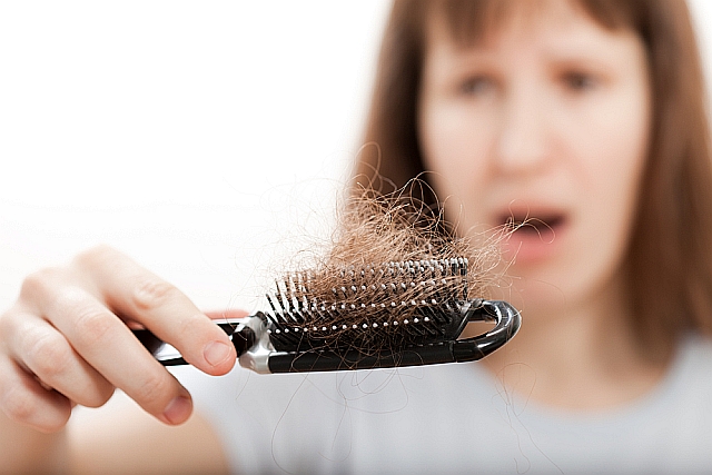 Какие гормоны влияют на выпадение и рост волос на голове у женщин: причины нарушений, лечение