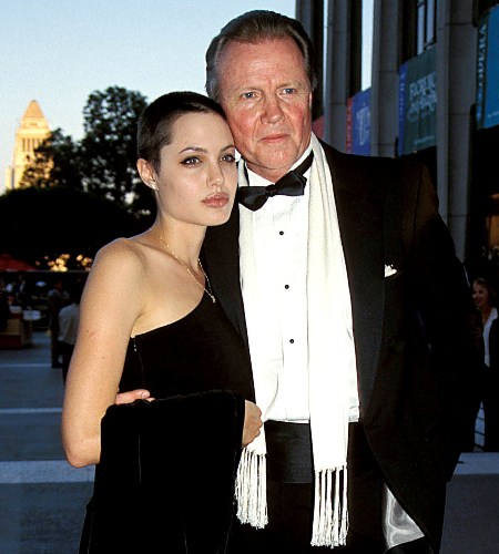 Отец Анджелины Джоли в молодости и сейчас - отношения с дочерью