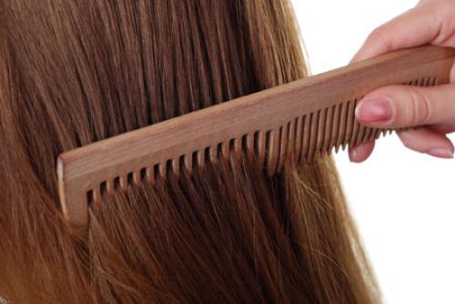 От чего секутся волосы по всей длине. Как ухаживать за секущимися волосами дома?