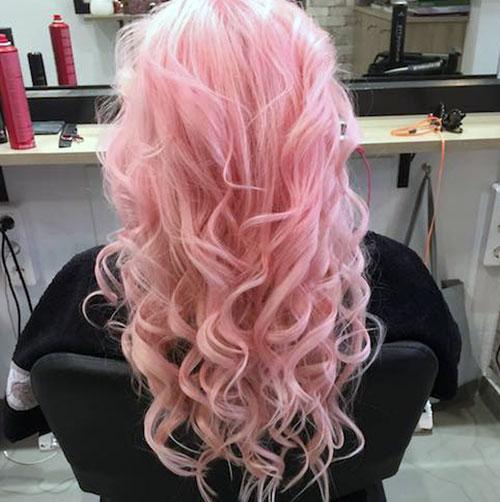 Волосы на кончиках розовый.  Пастельный розовый цвет волос 02
