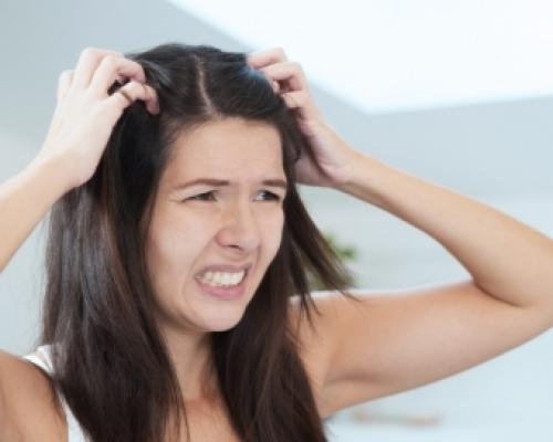 Как убрать зуд головы в домашних условиях. Как избавиться от зуда кожи головы?