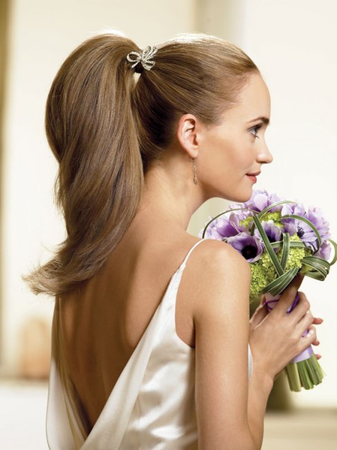 Хвост - вариант свадебной прически на длинные волосы