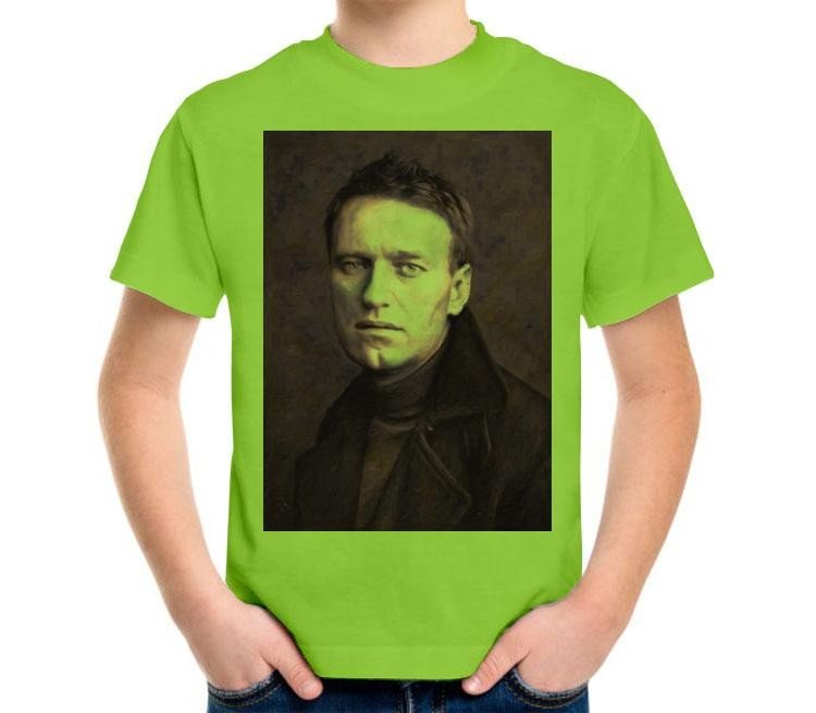 зеленая футболка с изображением Навального