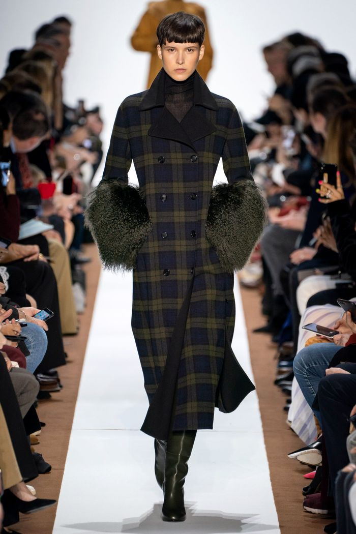 Модное пальто в клетку осень-зима 2019-2020 из коллекции Akris