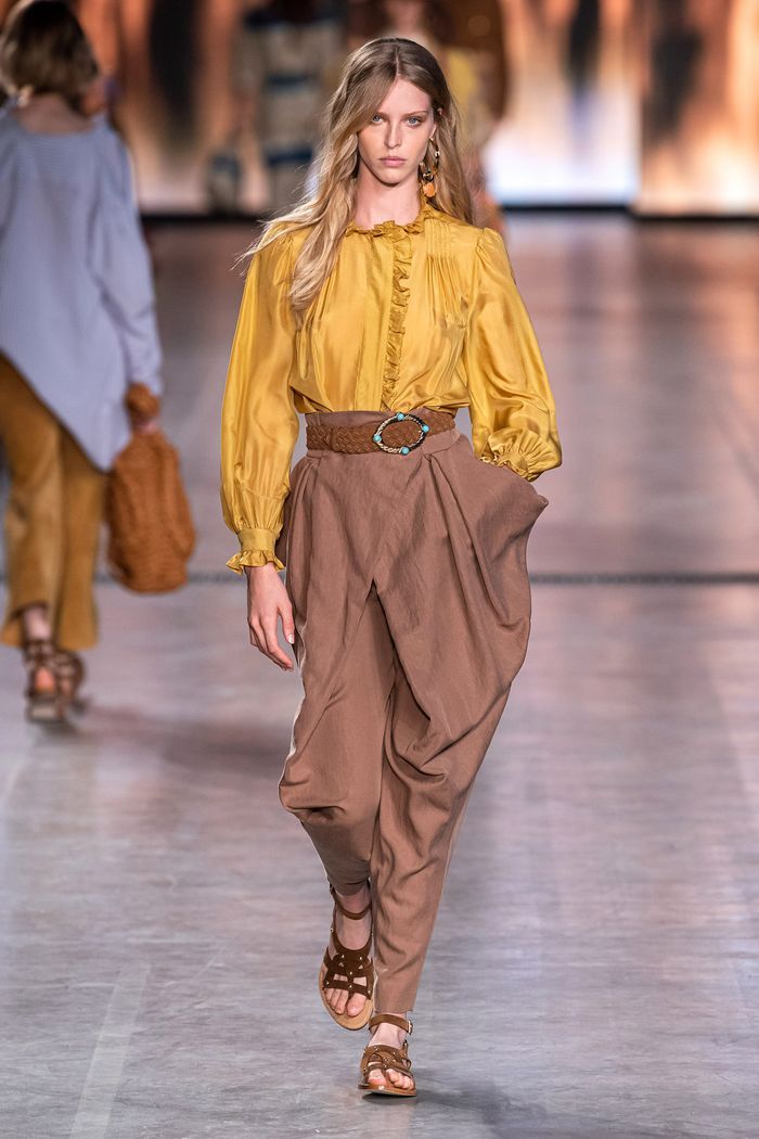 Модные цвета женских брюк 2020 года. Коллекция Alberta Ferretti
