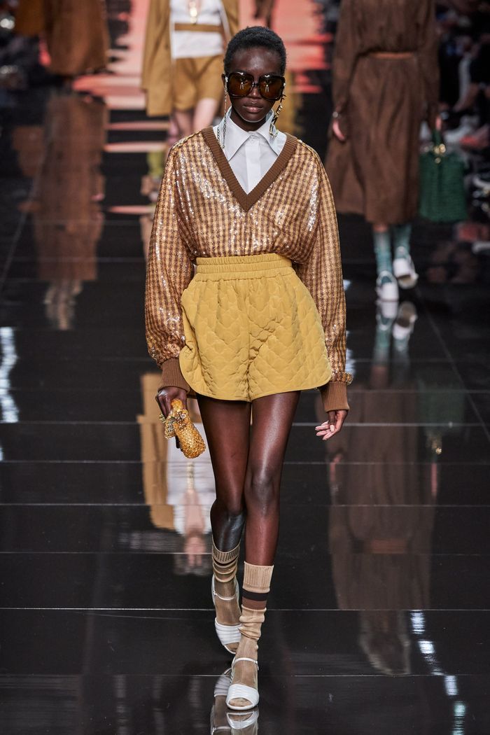 Модная юбка-шорты 2020 из коллекции Fendi